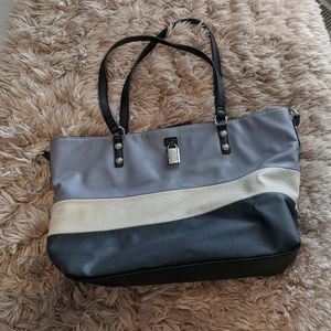 Jessica Simpson purse